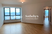 80 Robinson Road 羅便臣道80號 | Living and Dining Room