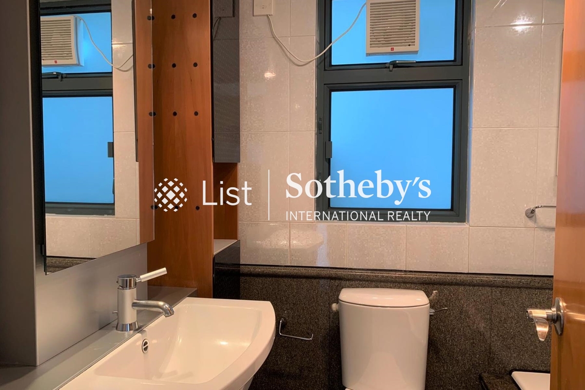 80 Robinson Road 羅便臣道80號 | Master Bathroom