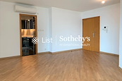 80 Robinson Road 羅便臣道80號 | Living and Dining Room
