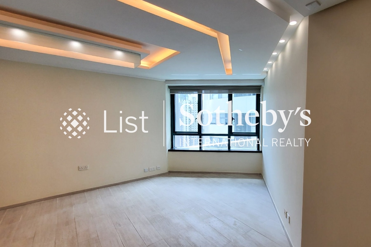 80 Robinson Road 羅便臣道80號 | Living and Dining Room