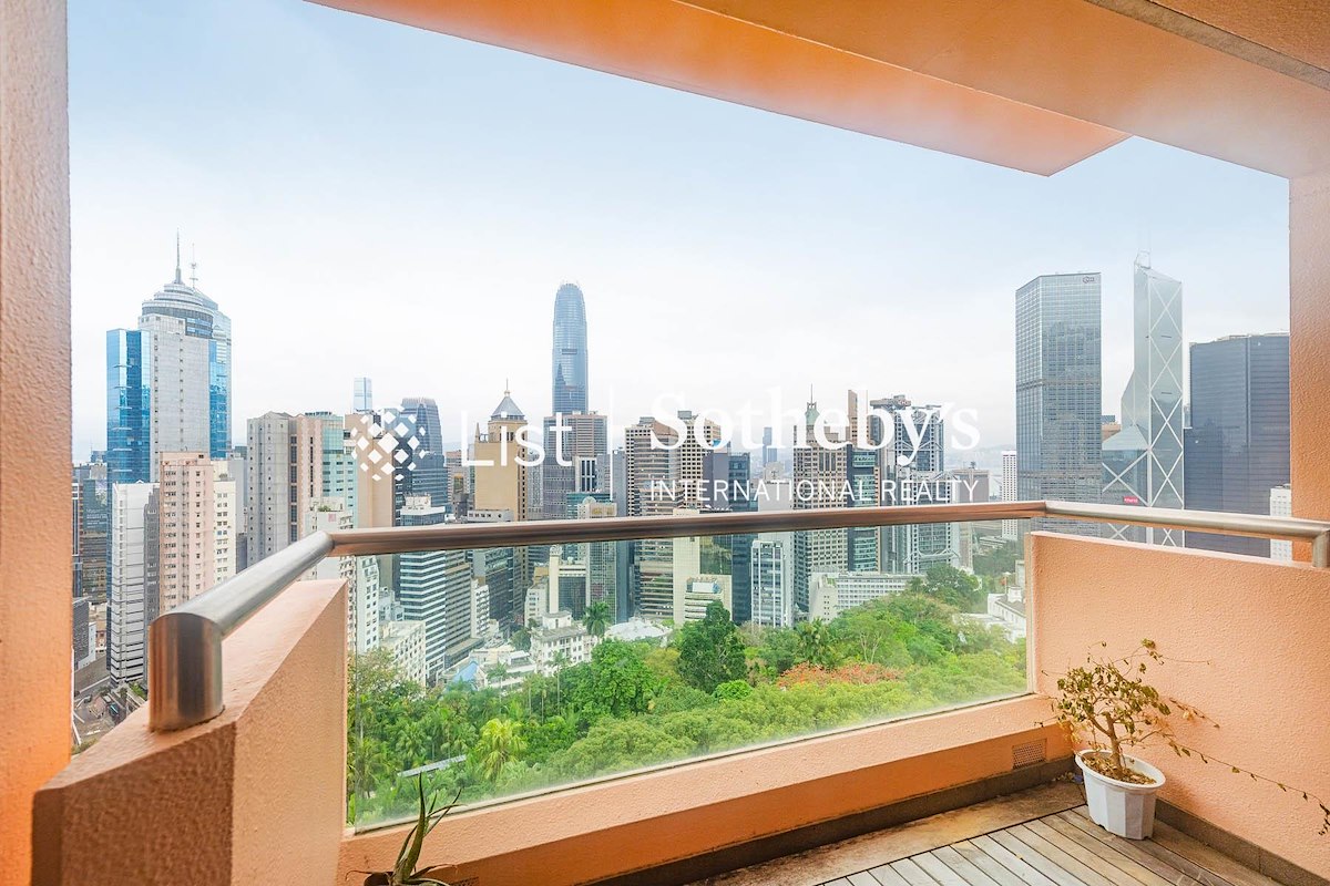 The Albany 雅宾利大厦 | Balcony off Living and Dining Room