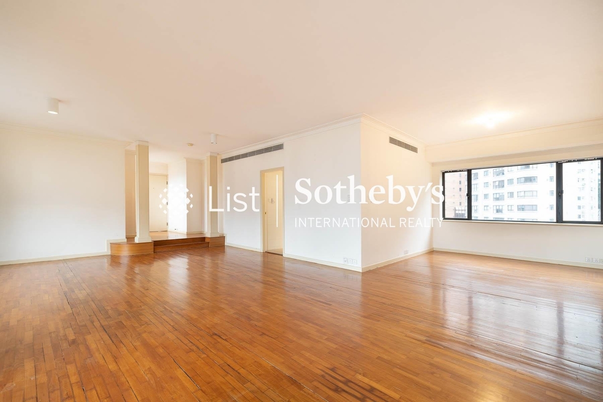 The Albany 雅賓利大廈 | Living and Dining Room