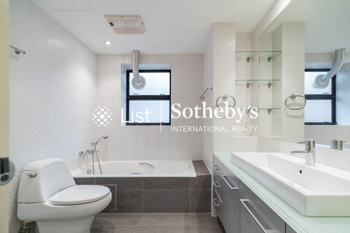 The Albany 雅賓利大廈 | Master Bathroom