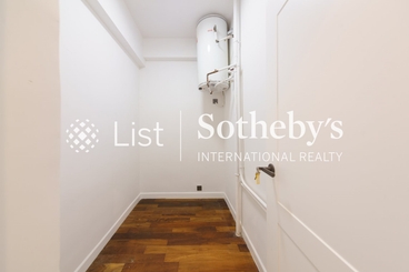 Cliffview Mansions 康苑 | 