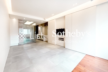 Cliffview Mansions 康苑 | 