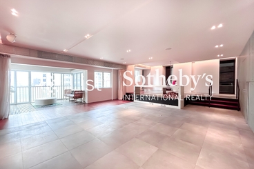 Cliffview Mansions 康苑 | 