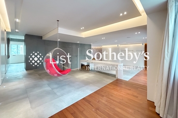 Cliffview Mansions 康苑 | 