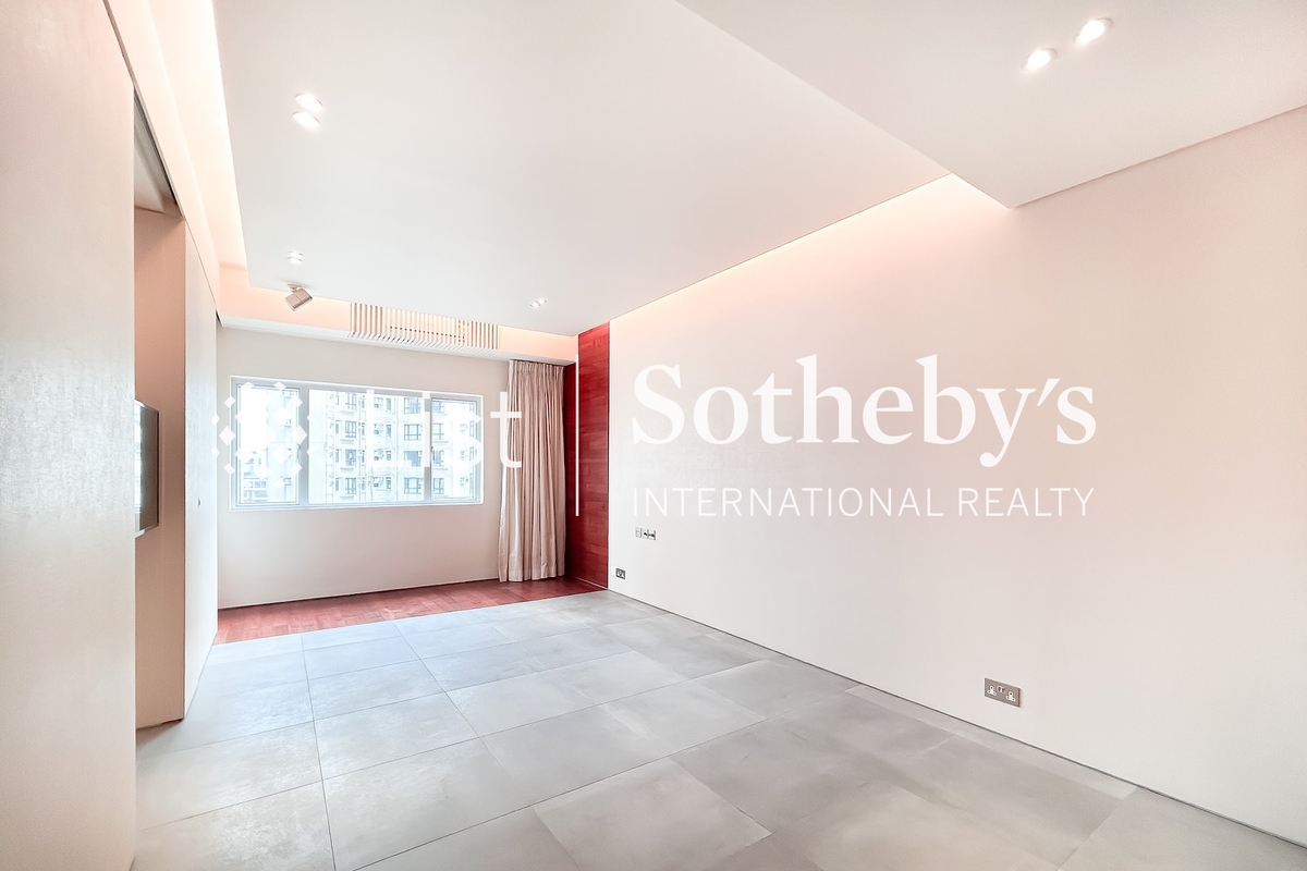 Cliffview Mansions 康苑 | Master Bedroom