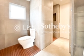 Cliffview Mansions 康苑 | Guest Bathroom