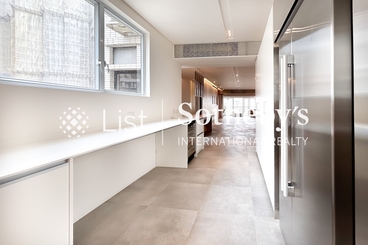 Cliffview Mansions 康苑 | 