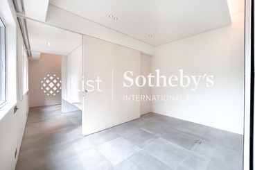 Cliffview Mansions 康苑 | 