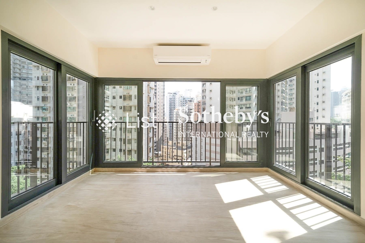 Cliffview Mansions 康苑 | Enclosed Balcony off Living and Dining Room