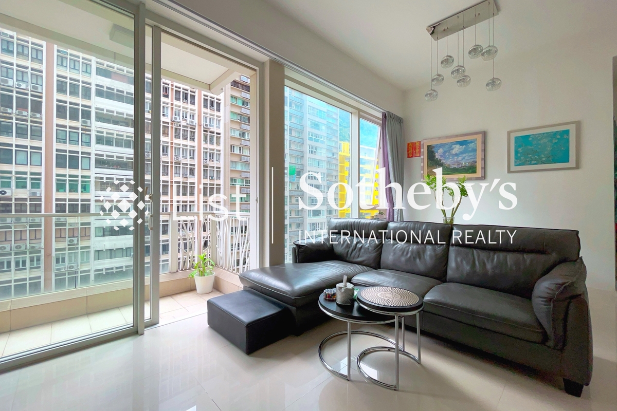 Conduit 18 Conduit 18 | Living and Dining Room