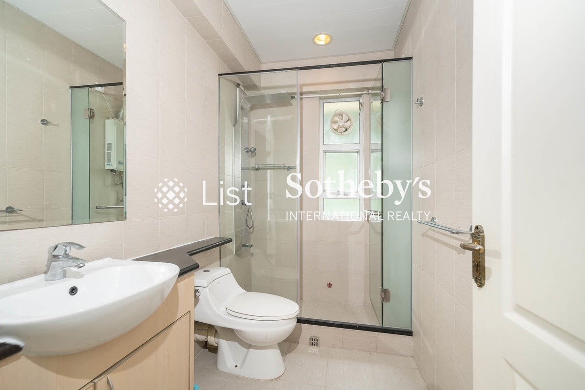 Pearl Gardens 明珠台 | Guest Bathroom