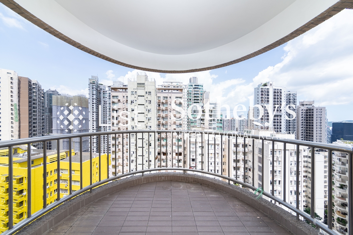Pearl Gardens 明珠台 | Balcony off Living Room