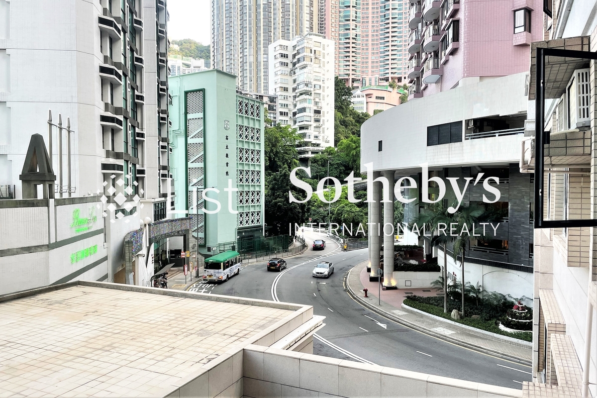 Robinson Heights 樂信臺 | View from Living and Dining Room