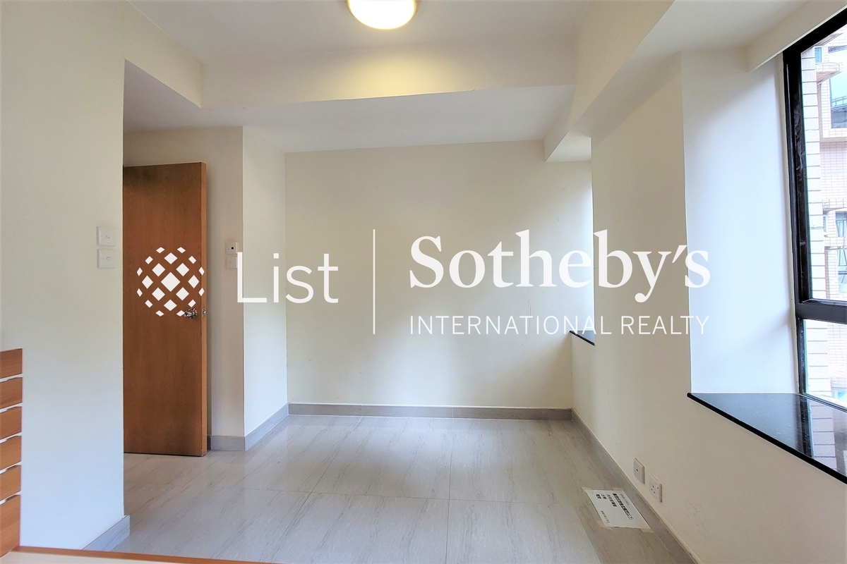 Robinson Heights 乐信台 | Wardrobe Space in Master Bedroom 