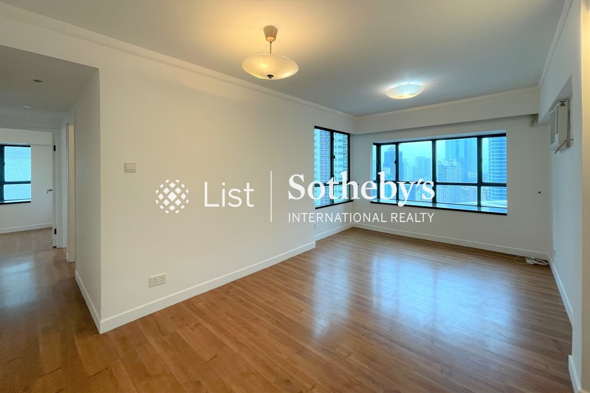 Prosperous Height 嘉富臺 | Living and Dining Room