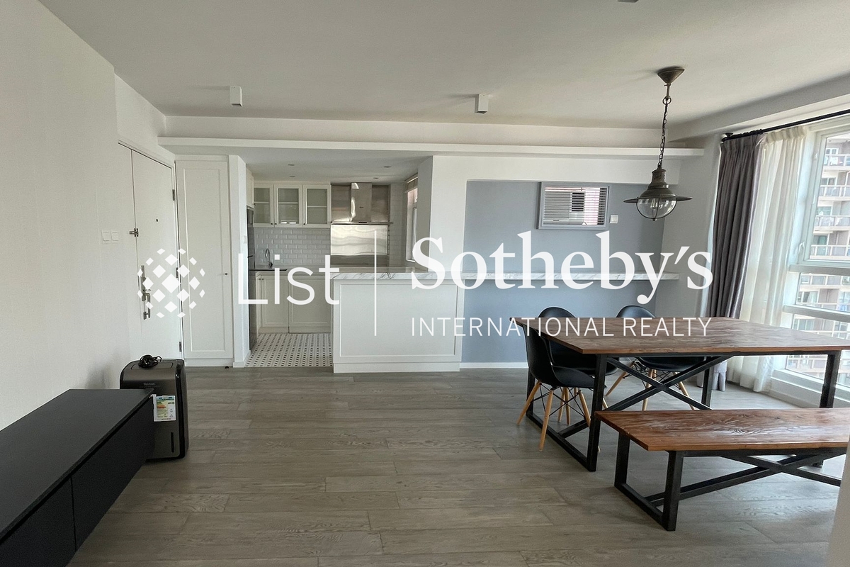 Prosperous Height 嘉富臺 | Living and Dining Room 2