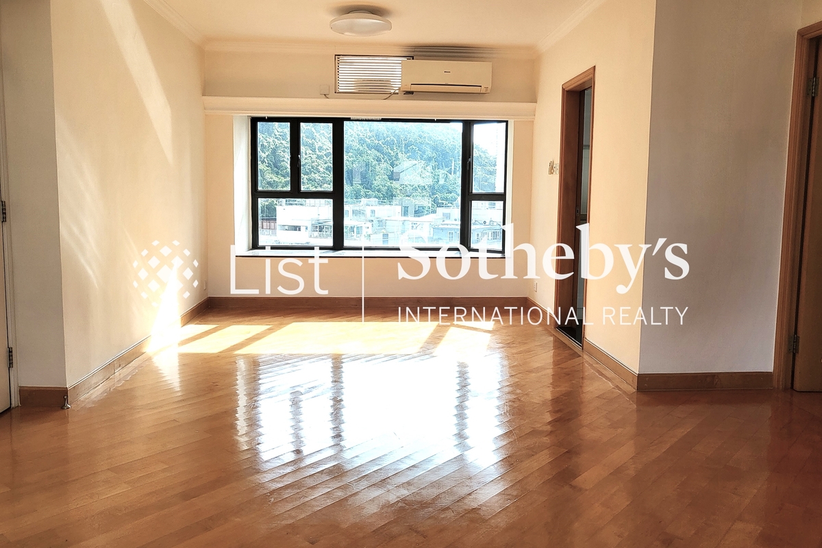 Flourish Court 殷榮閣 | Living and Dining Room