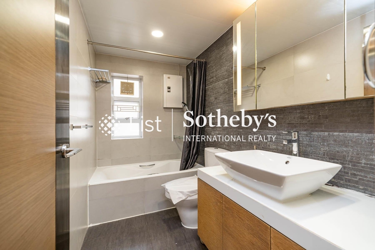 Flourish Court 殷榮閣 | Master Bathroom