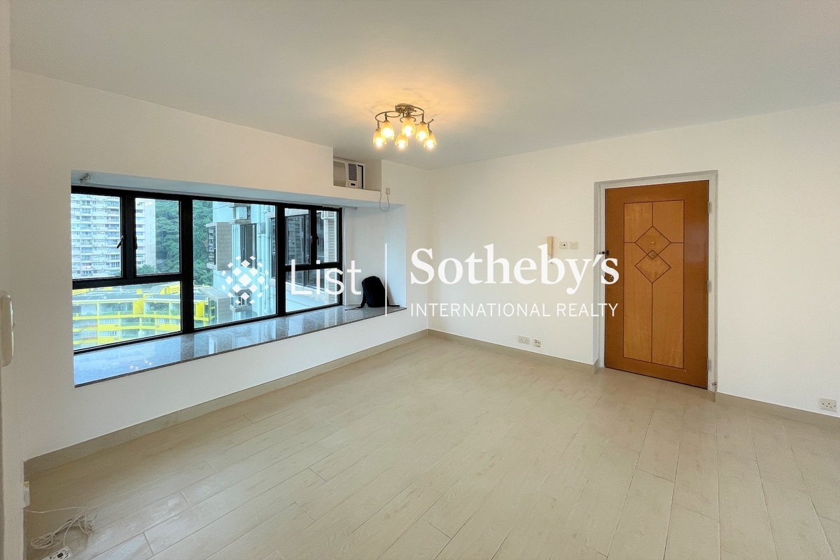 Flourish Court 殷榮閣 | Living and Dining Room