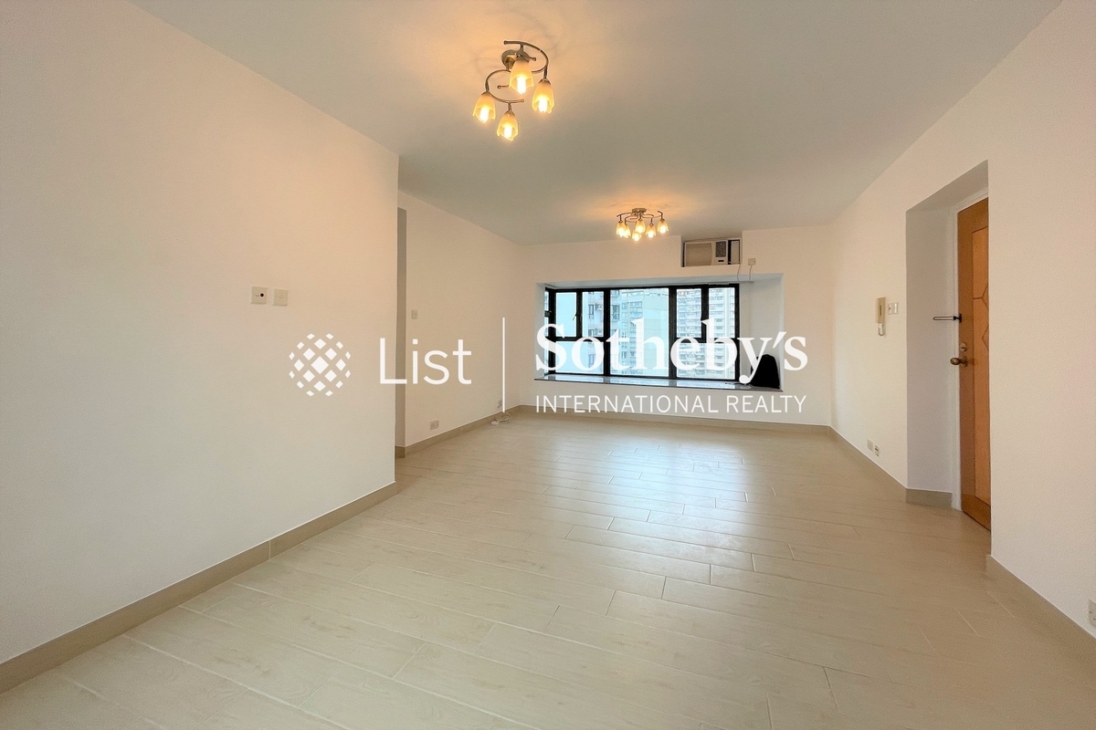 Flourish Court 殷榮閣 | Living and Dining Room