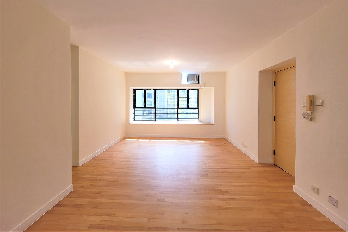 Flourish Court 殷榮閣 | Living and Dining Room