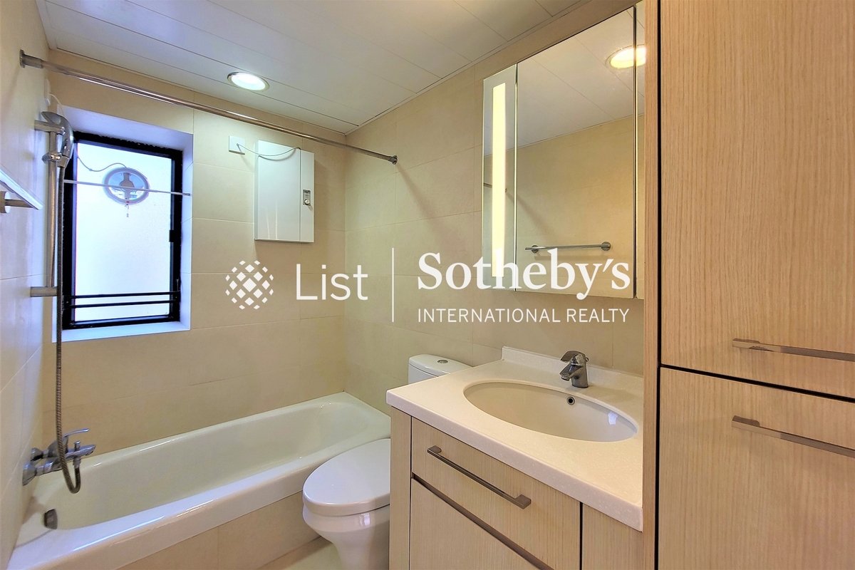 Flourish Court 殷榮閣 | Master Bathroom