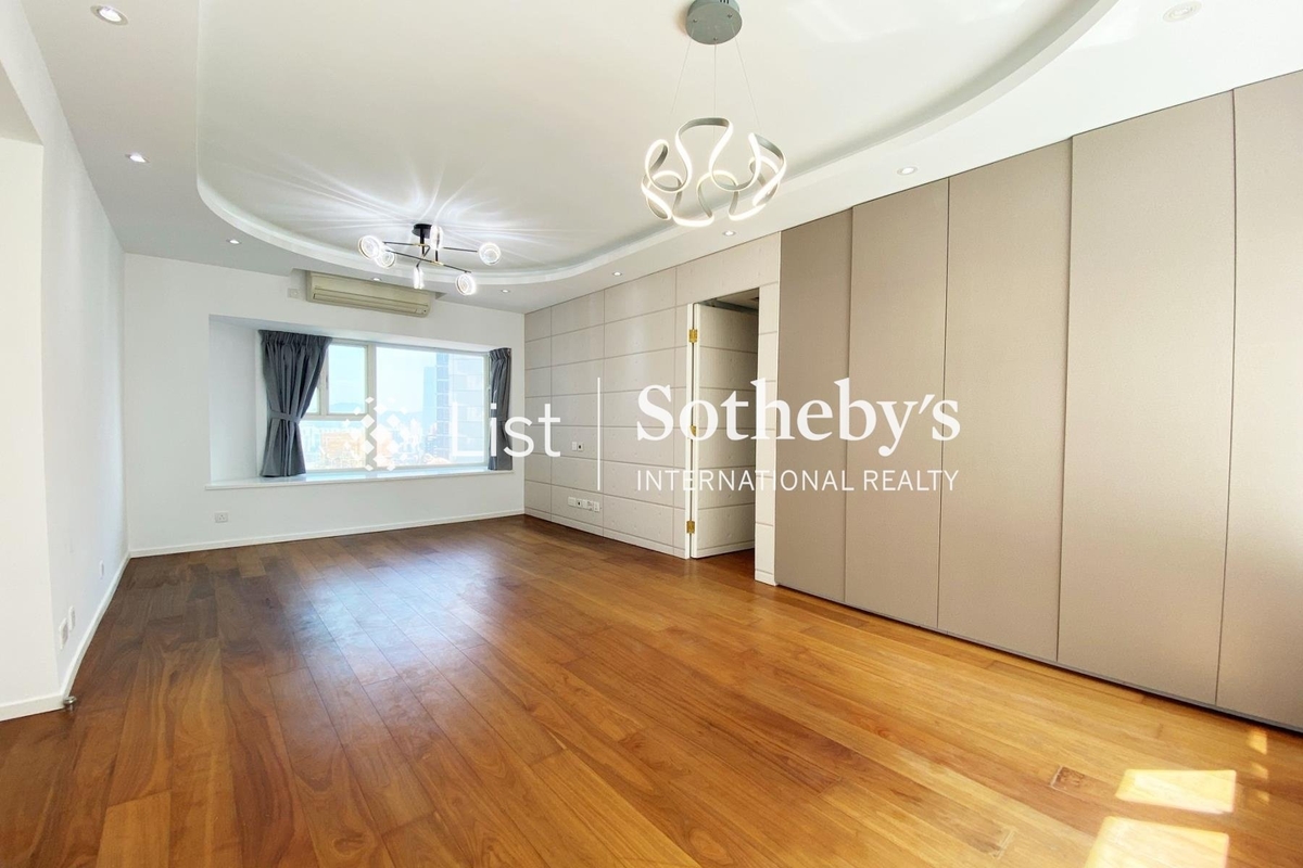 Flourish Court 殷荣阁 | Living and Dining Room