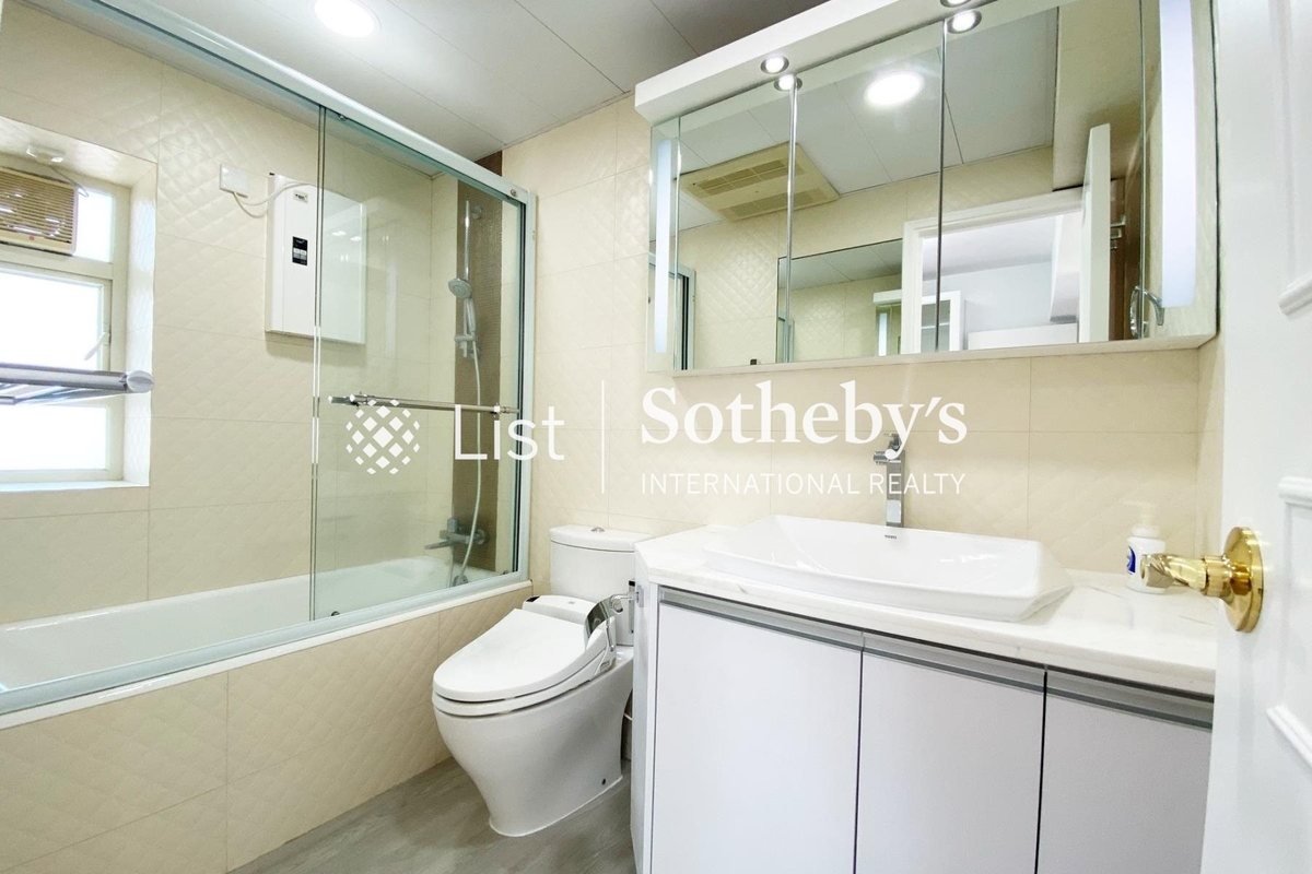 Flourish Court 殷荣阁 | Master Bathroom