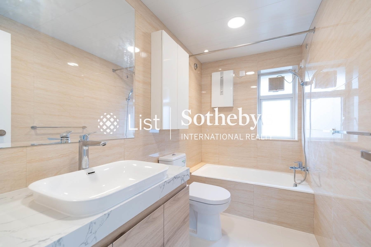 Flourish Court 殷榮閣 | Master Bathroom