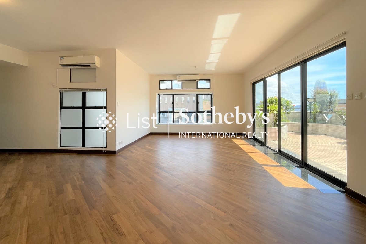 Scenecliff 承德山莊 | Living and Dining Room