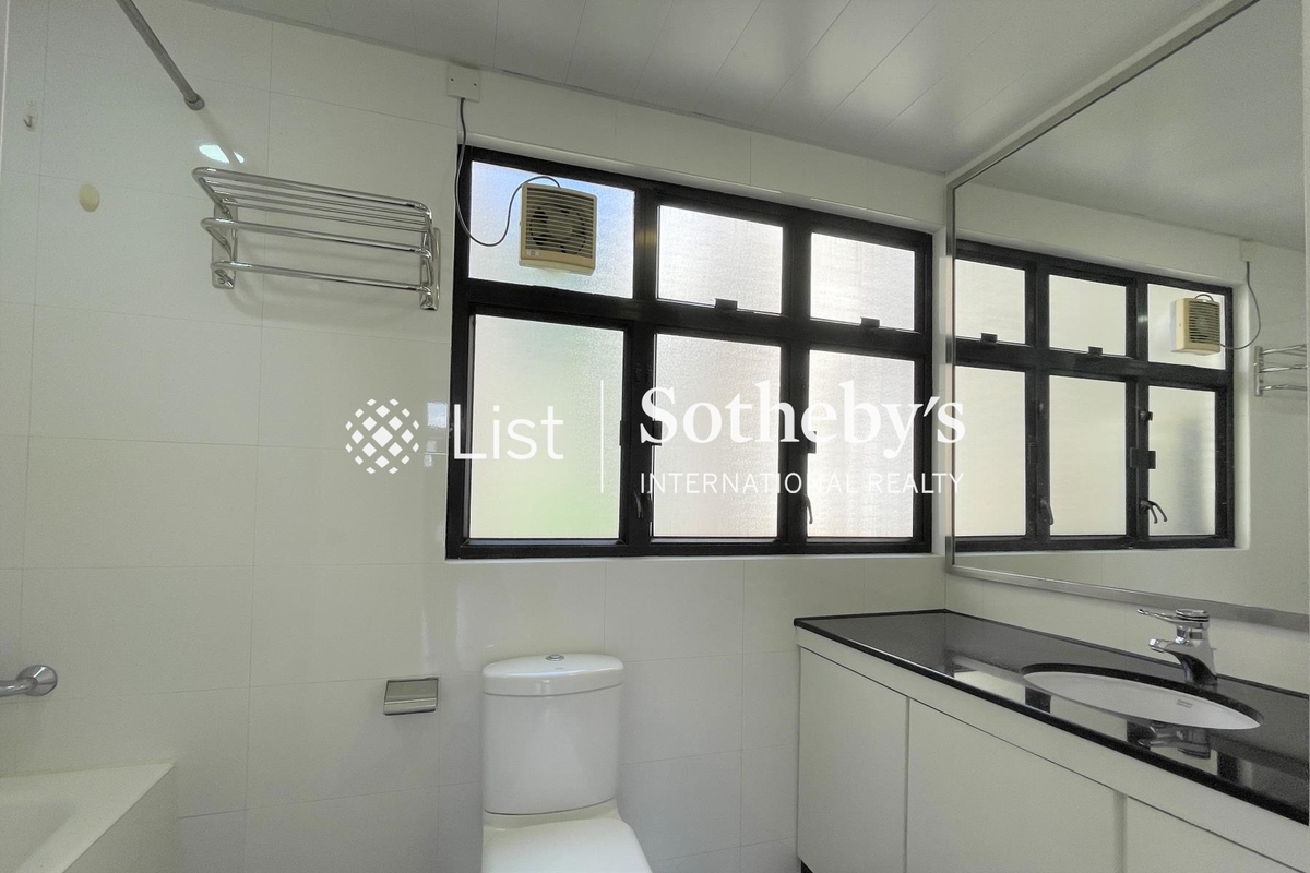 Scenecliff 承德山莊 | Master Bathroom