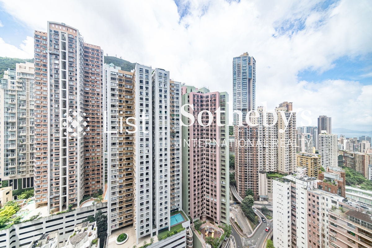 Robinson Place 雍景台 | View from Living and Dining Room