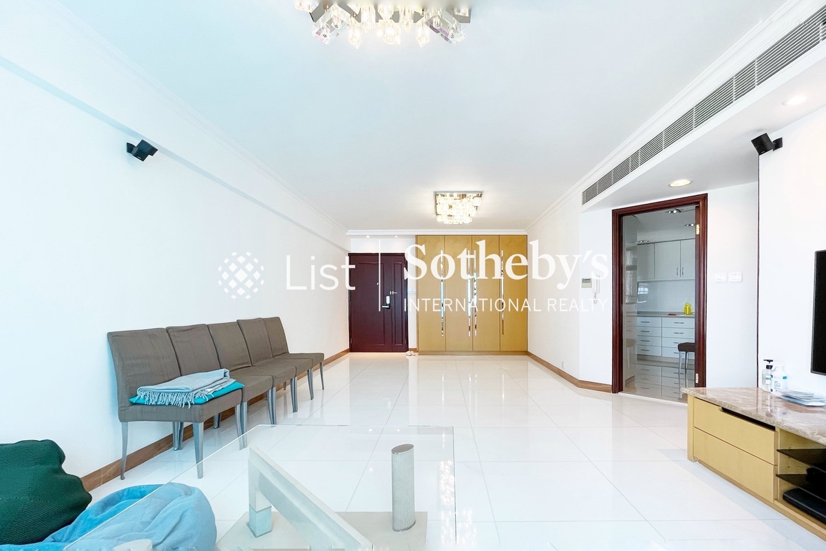 Robinson Place 雍景臺 | Living and Dining Room