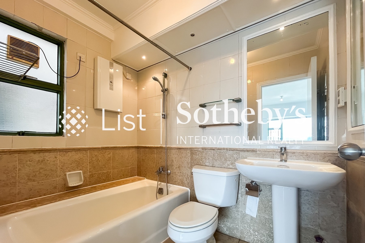 Robinson Place 雍景台 | Master Bathroom