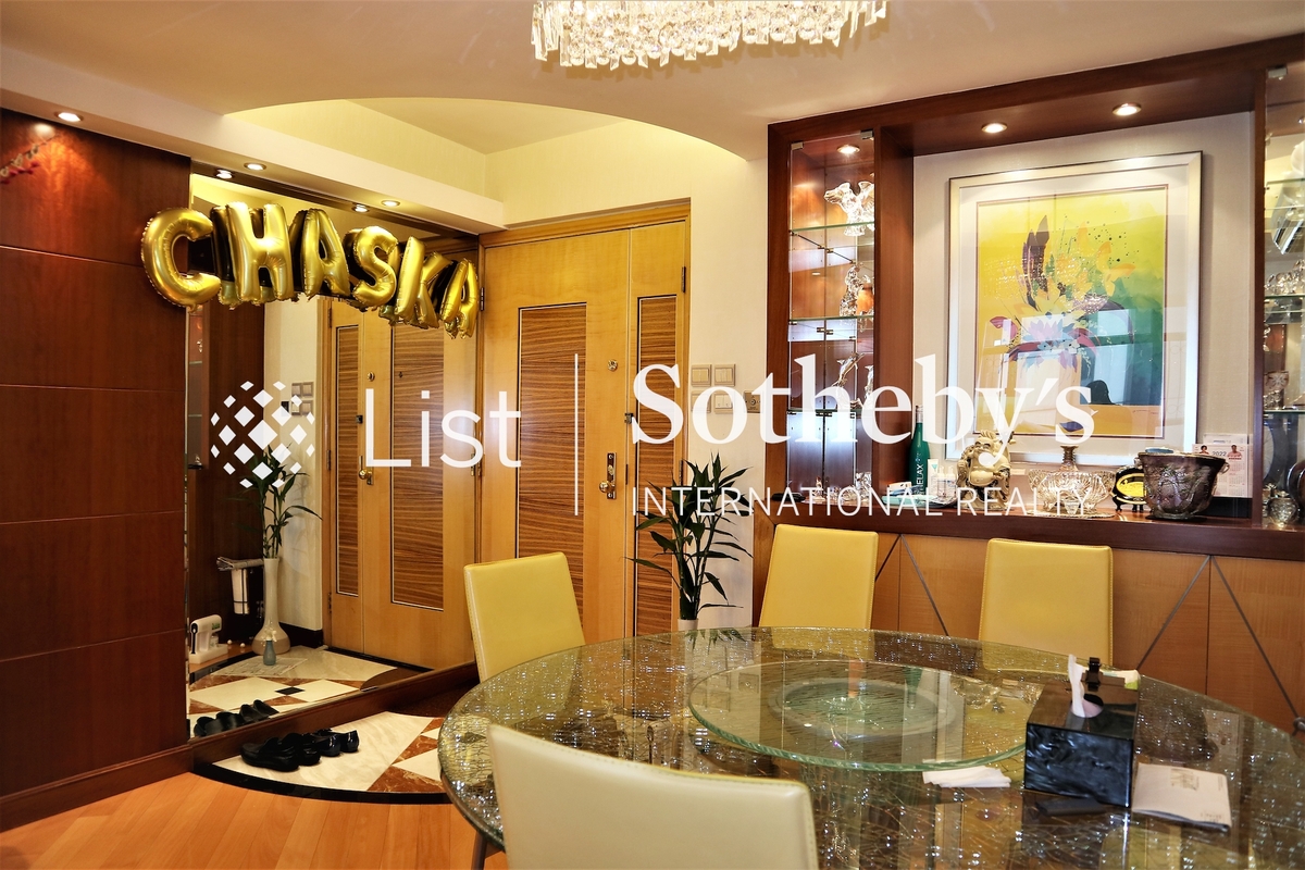 Robinson Place 雍景臺 | Living and Dining Room