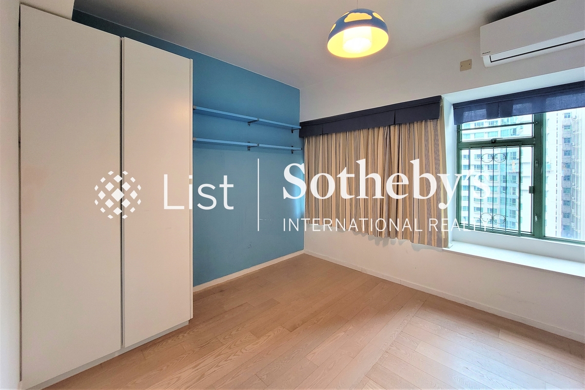 Robinson Place 雍景臺 | Built-in Wardrobe in Second Bedroom 
