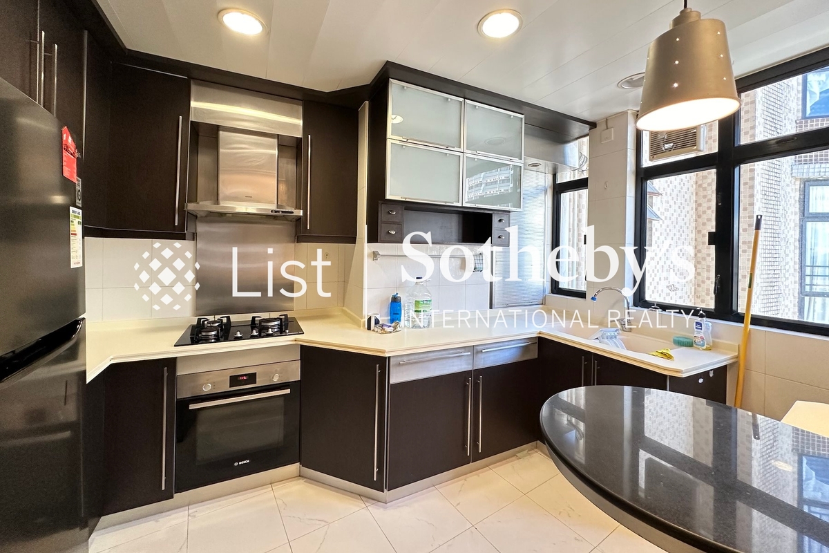 Scenic Heights 富景花園 | Kitchen