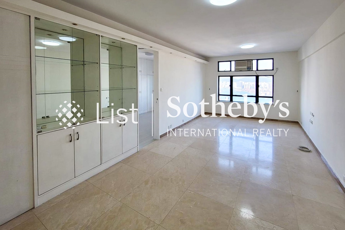 Scenic Heights 富景花園 | Living and Dining Room