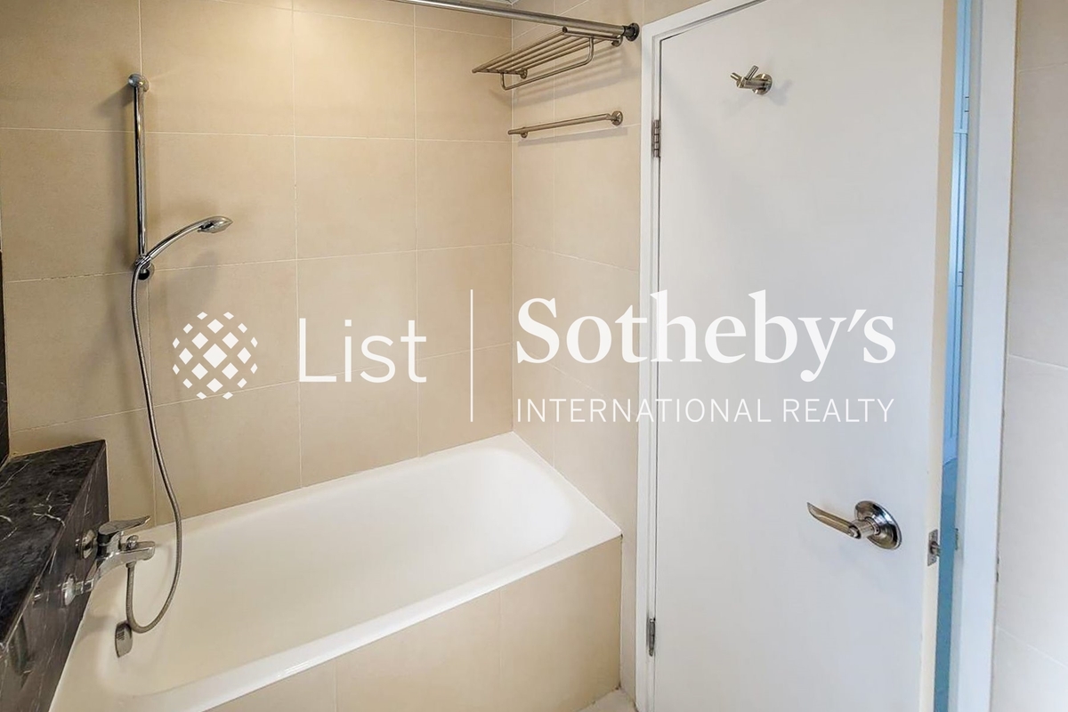 Scenic Heights 富景花園 | Master Bathroom