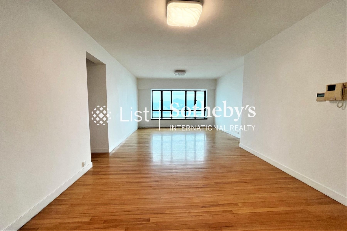 Imperial Court 帝豪閣 | Living and Dining Room