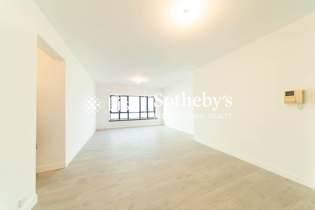 Imperial Court 帝豪閣 | Living and Dining Room