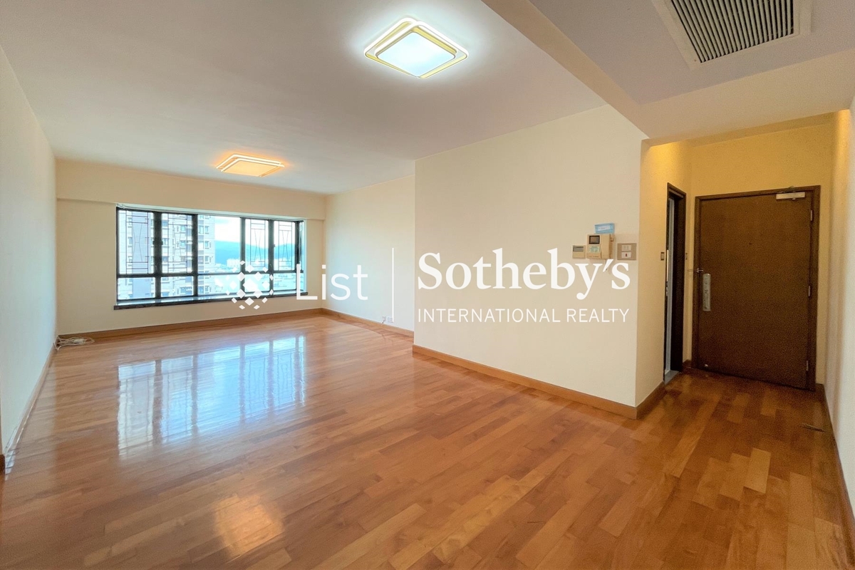 Imperial Court 帝豪閣 | Living and Dining Room