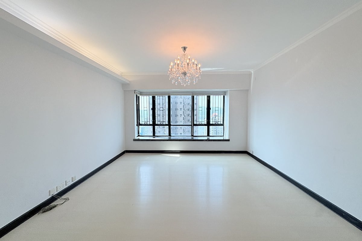 Imperial Court 帝豪閣 | Living and Dining Room