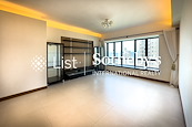 Imperial Court 帝豪閣 | Living and Dining Room