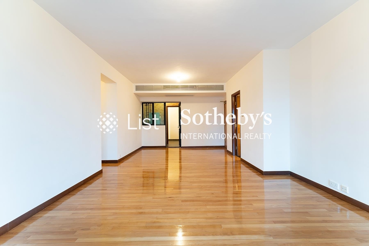 Imperial Court 帝豪閣 | Living and Dining Room