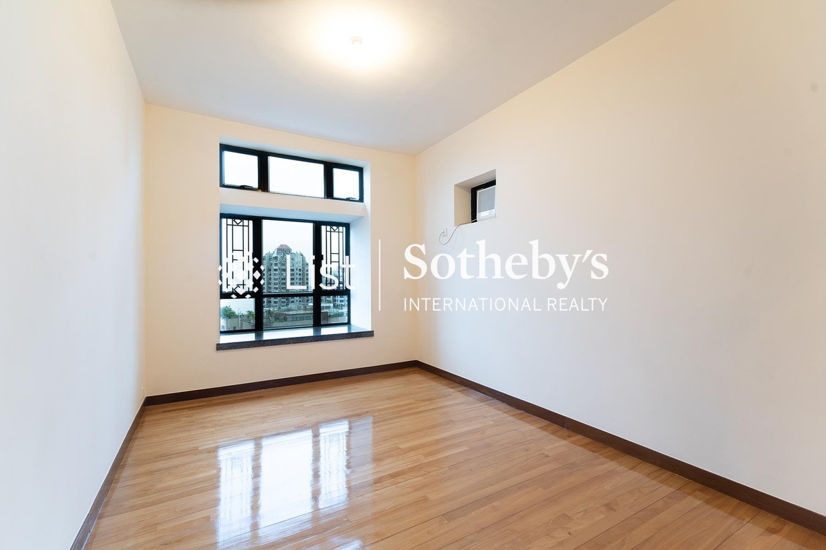 Imperial Court 帝豪閣 | Second Bedroom