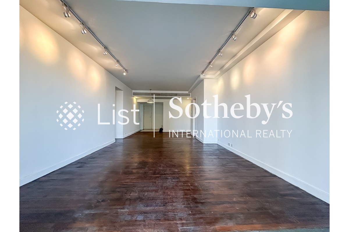 Imperial Court 帝豪阁 | Living and Dining Room